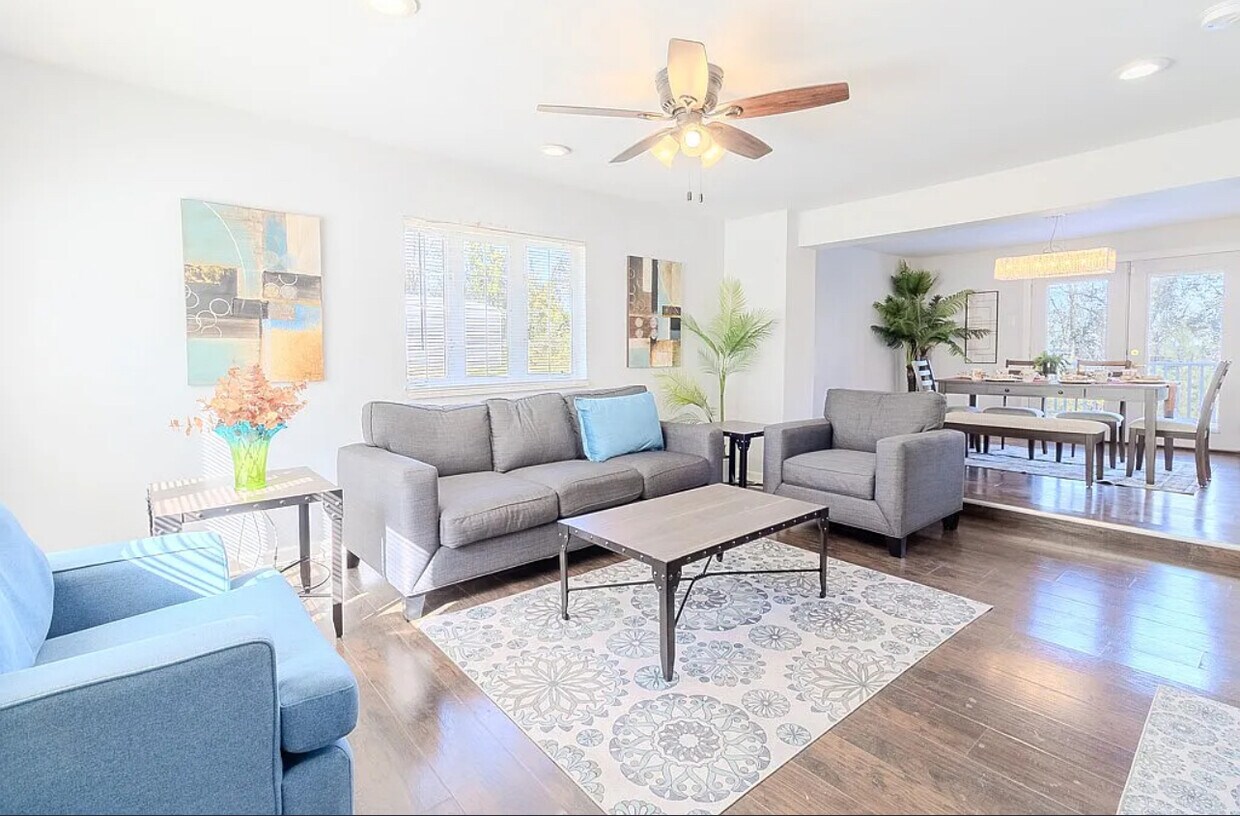 Foto principal - 7583 Tyler Rd