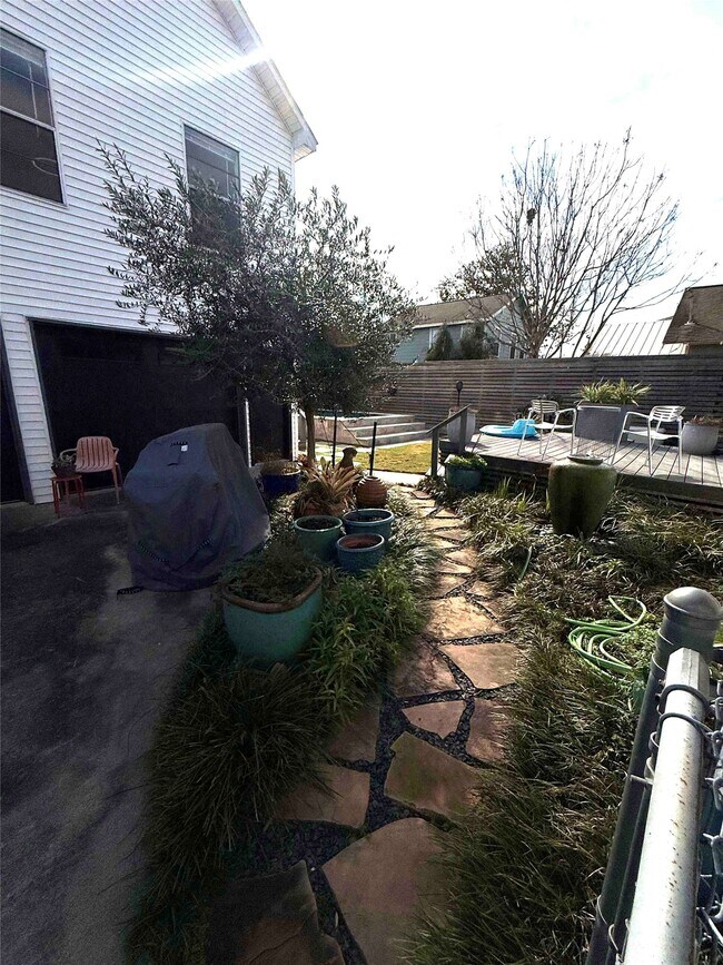 Foto del edificio - 618 E 16th St