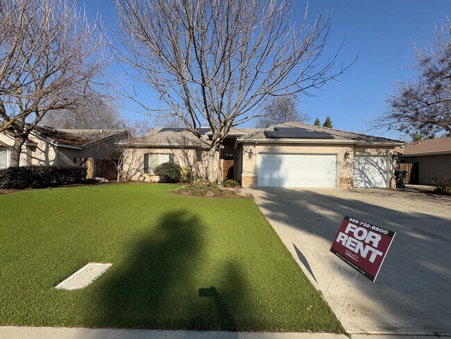 Foto del edificio - NW Visalia home available now! *Private Sh...