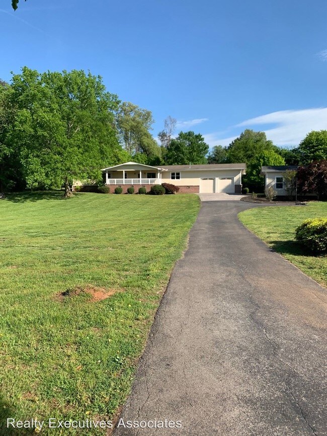 Building Photo - 4 br, 3 bath House - 2639 W. Old Topside Road