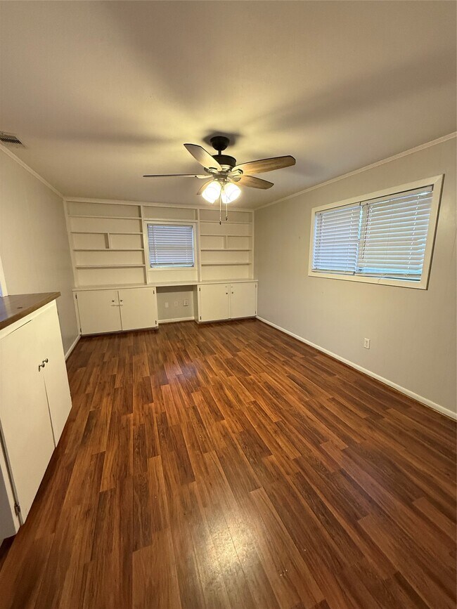 Building Photo - 506 Gardenia St