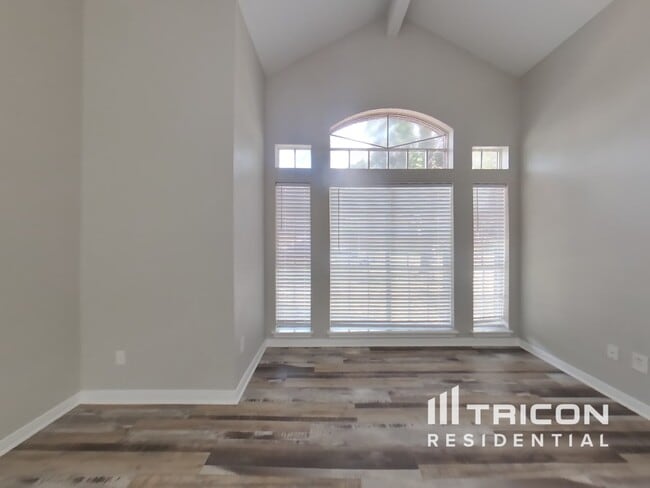Building Photo - 7114 River Garden Dr