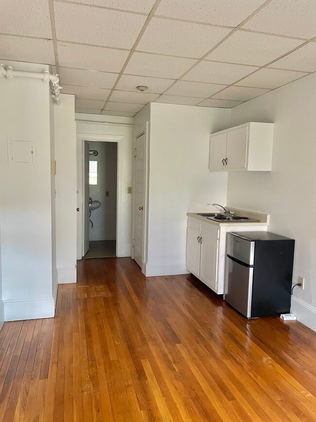 Building Photo - 854 Beacon St