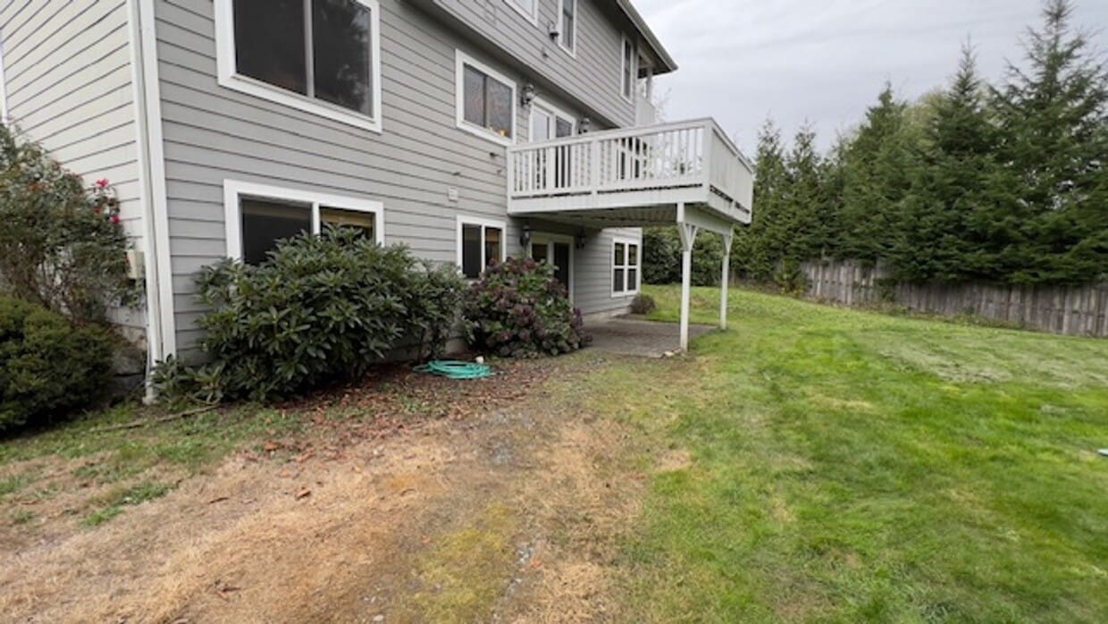 Primary Photo - Beautiful 2 Bed 1 Bath MIL Unit near Cedar...