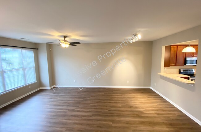 Building Photo - 205 Elise Dr