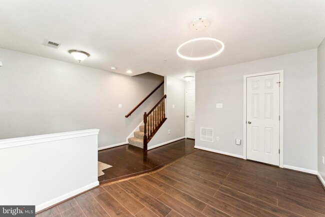 Foto del edificio - 7203 Silver Thorn Way