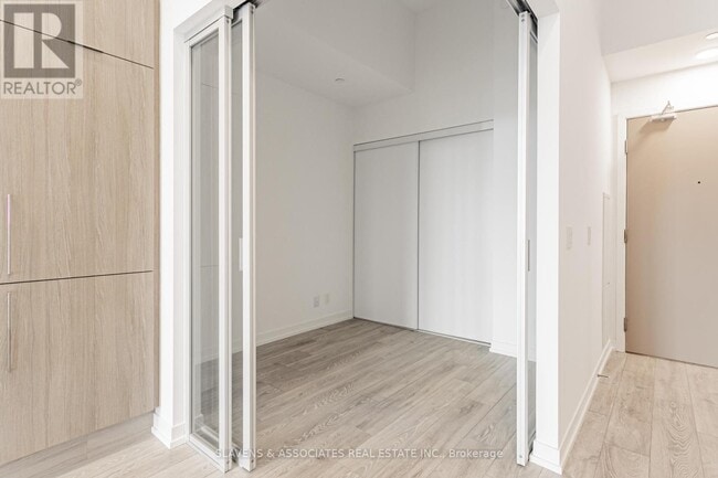 Building Photo - 2020-2020 Bathurst St