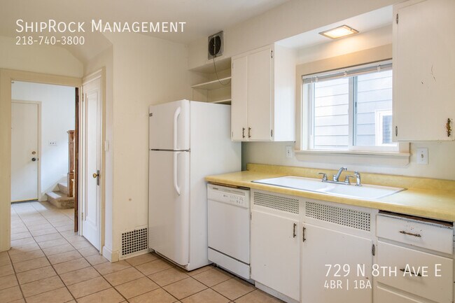 Foto del edificio - 729 N 8th Ave E
