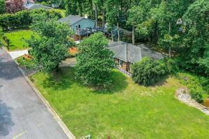 Foto del edificio - 327 Oak Lake Dr