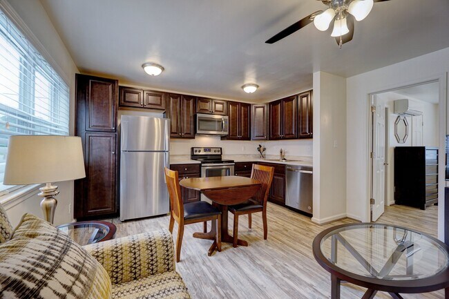 Foto del edificio - Sandy Bay Apartments (Furnished)