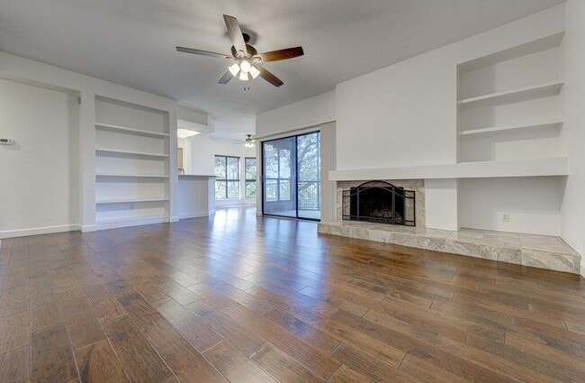 Foto del edificio - 4711 Spicewood Springs Rd
