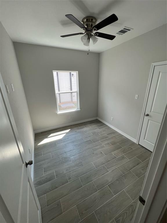 Foto del edificio - 230 Northlawn St