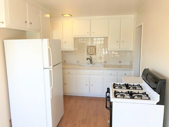 Foto del edificio - Cute, Cozy Cottage within Walking Distance of the Beach