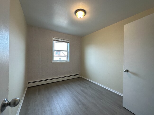 Foto del edificio - 1320 Gillespie Ave