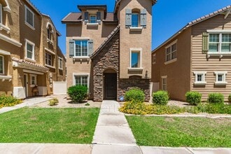 Building Photo - 1328 S Sabino Dr