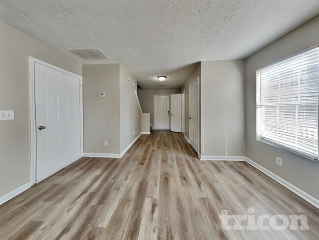 Foto del edificio - 6591 Anson Ct