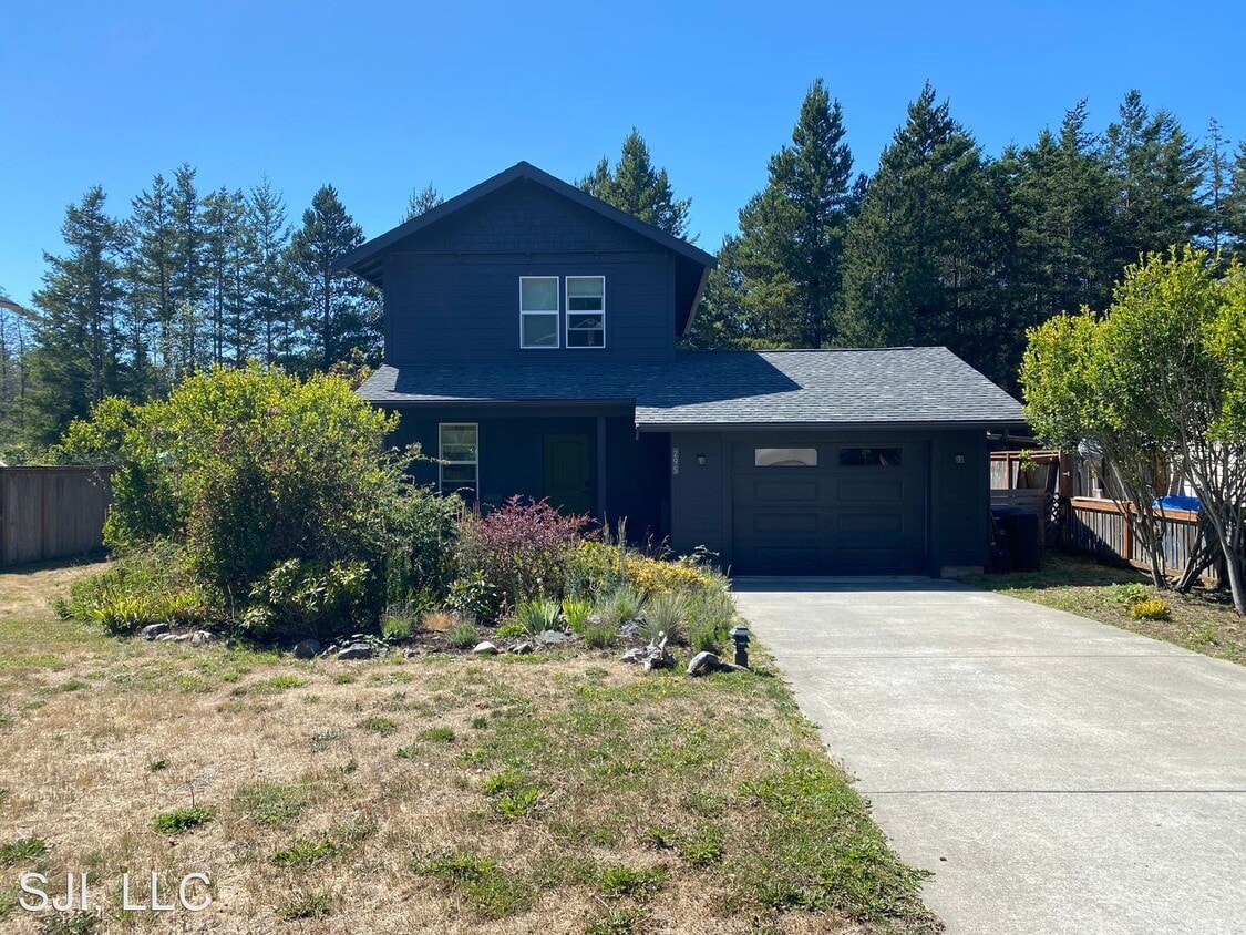 295 Browne St, Friday Harbor, WA 98250 House Rental in Friday Harbor