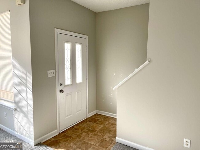 Building Photo - 6688 Sunset Hills Blvd