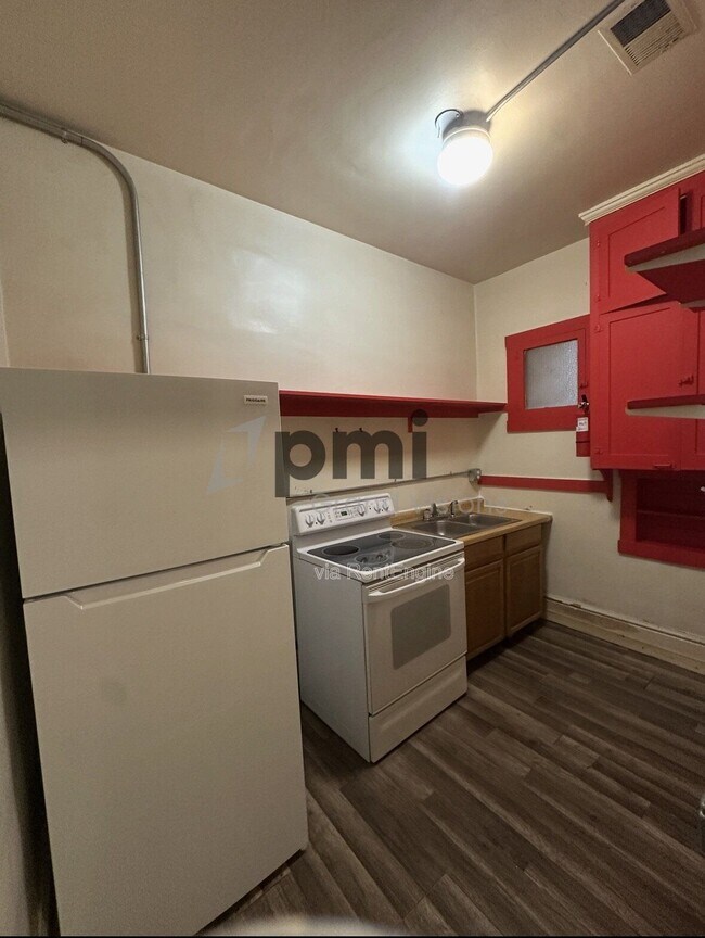 Foto del edificio - 601 Monroe Ave