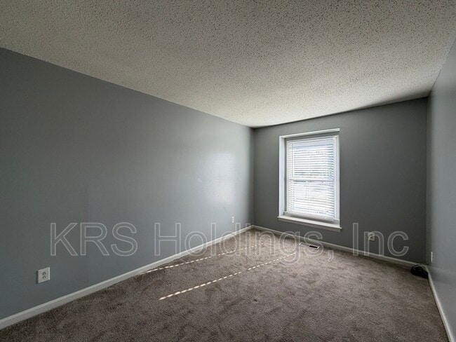 Building Photo - 3521 Sierra Arch