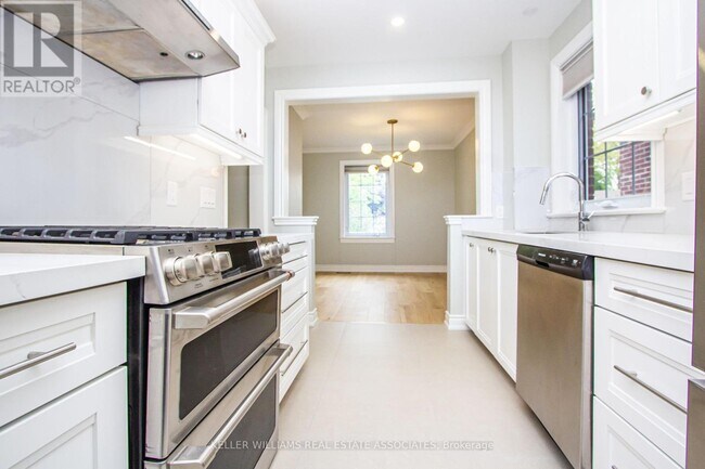 Photo du bâtiment - 1375 Applewood Rd