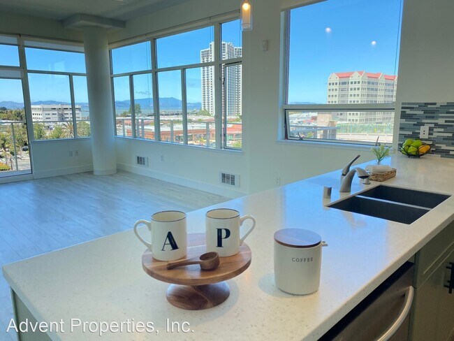 2 Br 2 Bath House 5855 Horton St 604 House For Rent In Emeryville Ca Apartments Com
