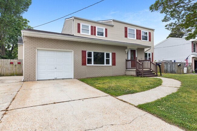 Building Photo - 3505 Hilber St