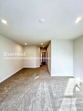 Building Photo - 12112 Calgary Lp