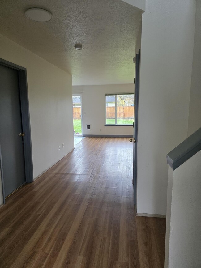 Foto del edificio - 264 Ecols St S