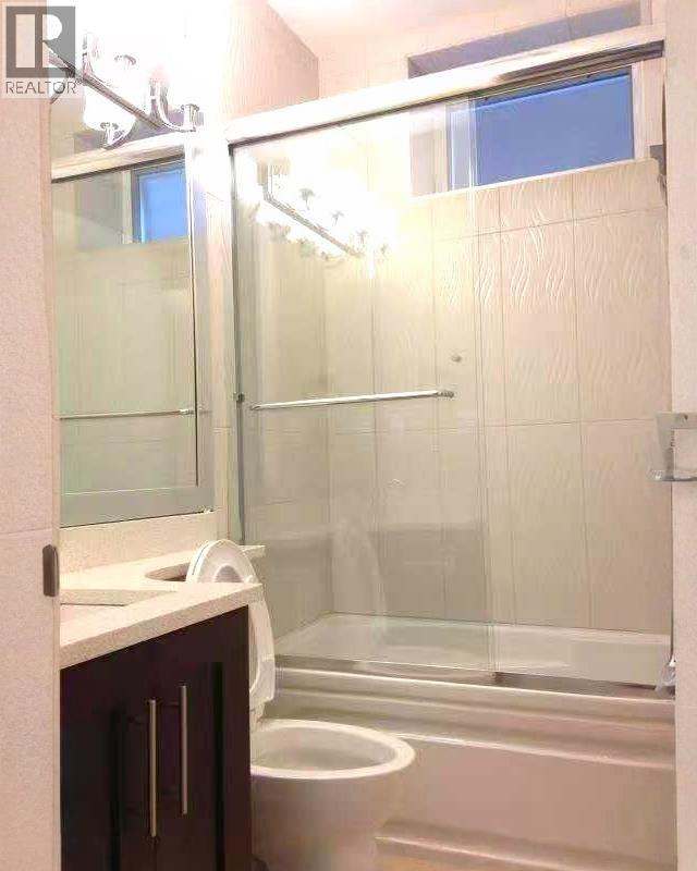 Photo du bâtiment - 8XX W 61st Ave