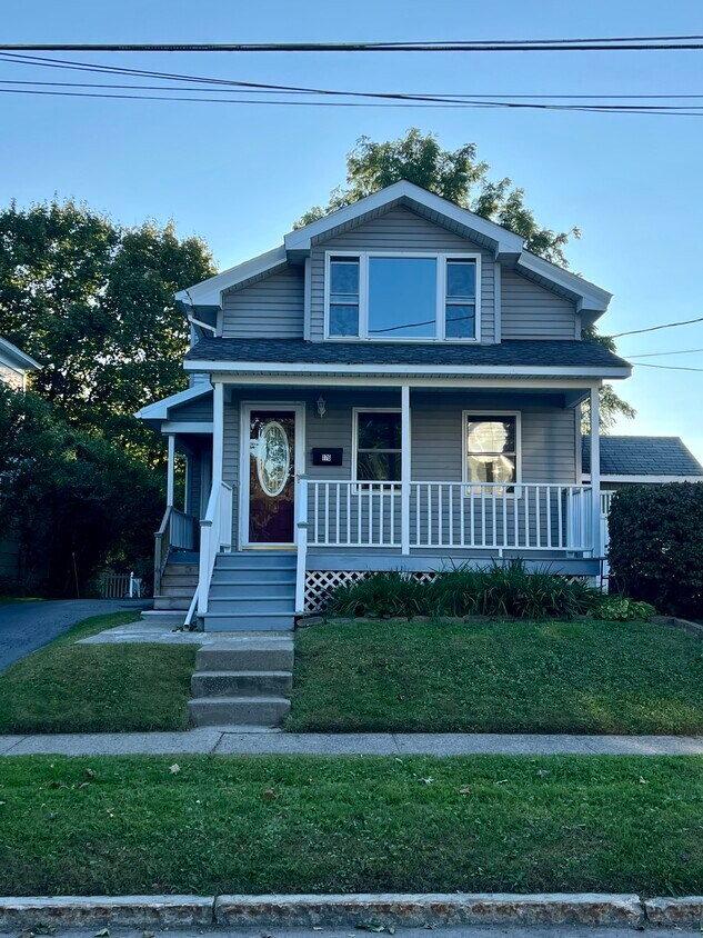 Primary Photo - 176 Duer St