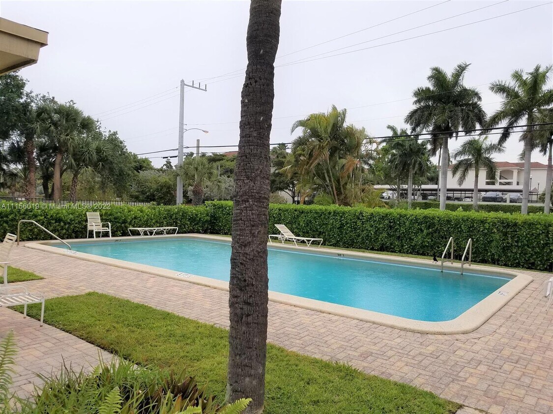 2303 S Federal Hwy Unit 19, Boynton Beach, FL 33435 Condo for Rent in