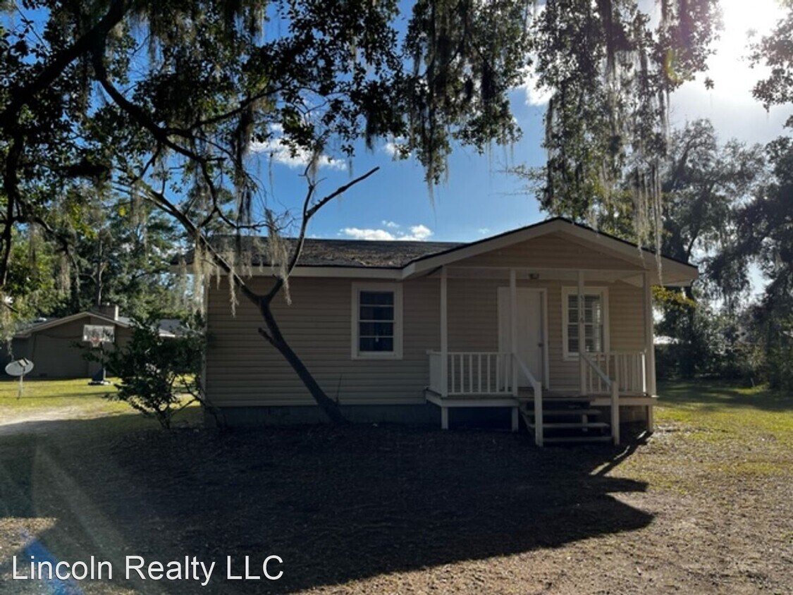 2 br, 1 bath House 5116 Cannon Dr House Rental in Lake Park, GA
