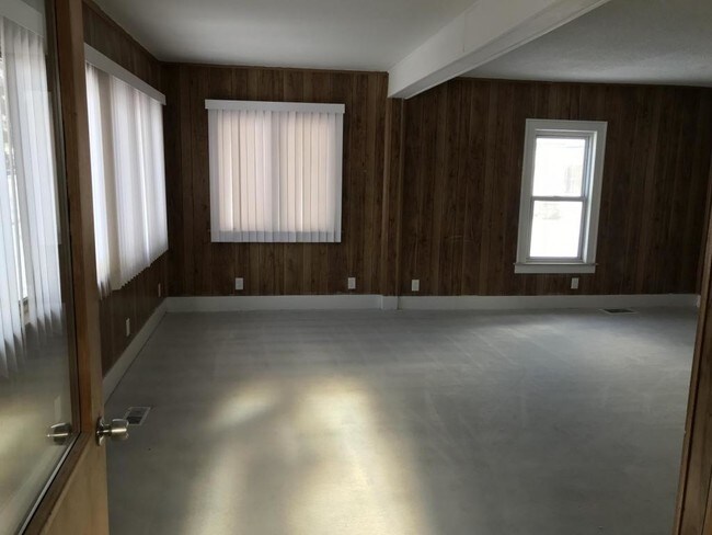 Building Photo - 1710 Maplewood Ave