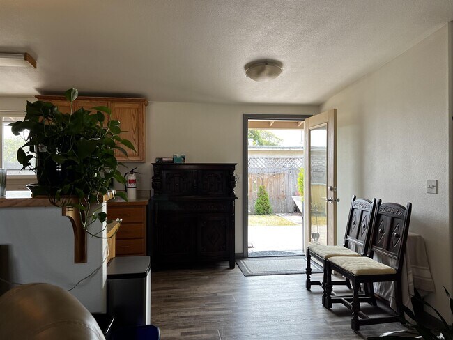 Foto del edificio - 1109 Thomas St