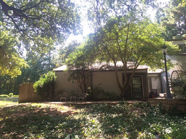 Building Photo - 117 N Club Dr