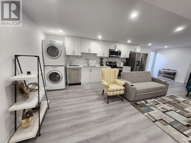 Photo du bâtiment - 174 Trail Blvd