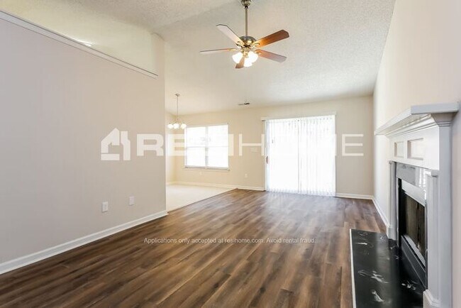 Foto del edificio - 34 Winding Creek Way
