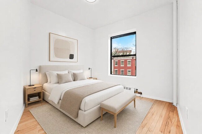 Foto del edificio - 235 W 12th St