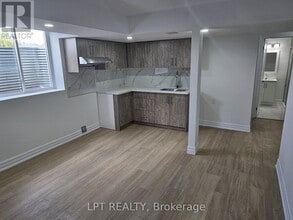 Building Photo - 41 Tweedhill Ave