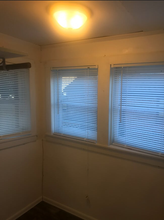 Building Photo - 57 Alice St