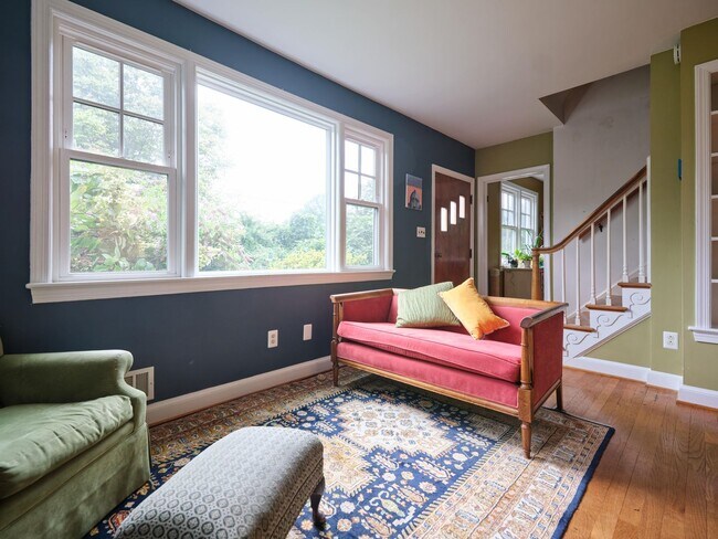 Foto del edificio - 119 Washington Grove Ln