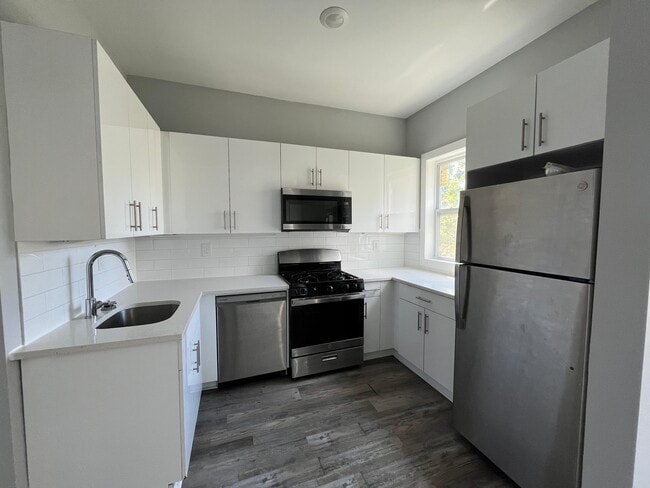 Building Photo - 61 Orient Ave