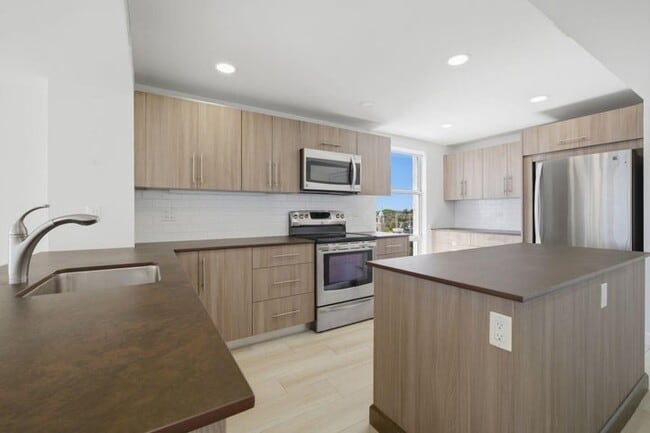 Photo - 3901 S Flagler Dr Apartment