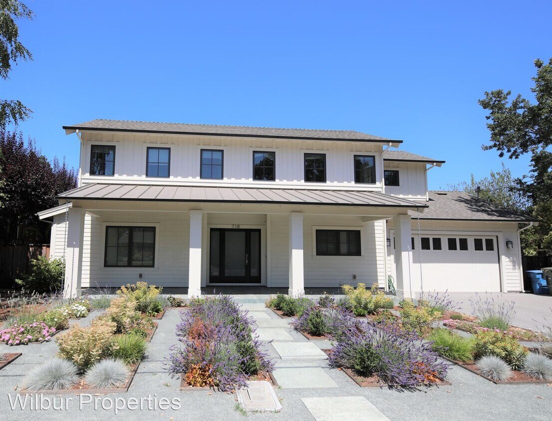 Primary Photo - 5 br, 4.5 bath House - 718 La Para Ave