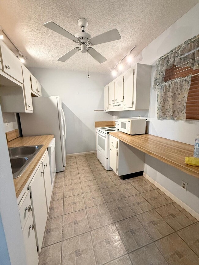 Foto del edificio - 930 SW 9th St Cir