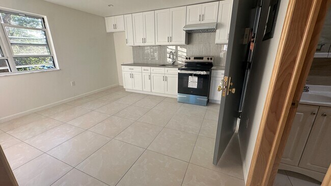 Foto del edificio - 21402 23rd Ave