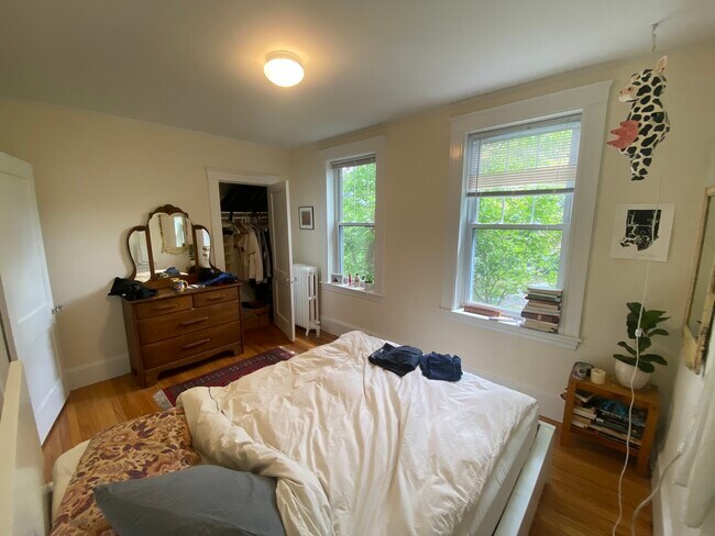 Foto del edificio - 156 Summer St