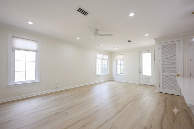 Building Photo - Church Street Village Home For Rent