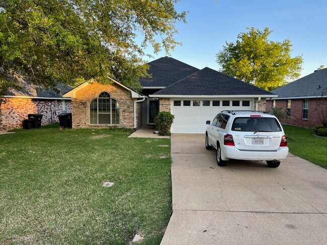 Building Photo - 217 S Parkridge Dr